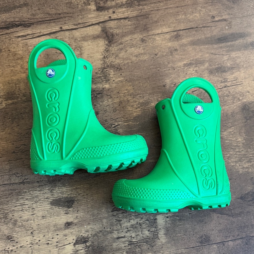 CROCS Kids Vibrant Green Rain Boots